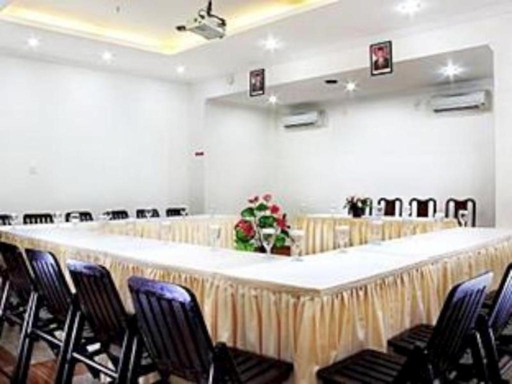 Mervit Hotel Паданг Екстериор снимка